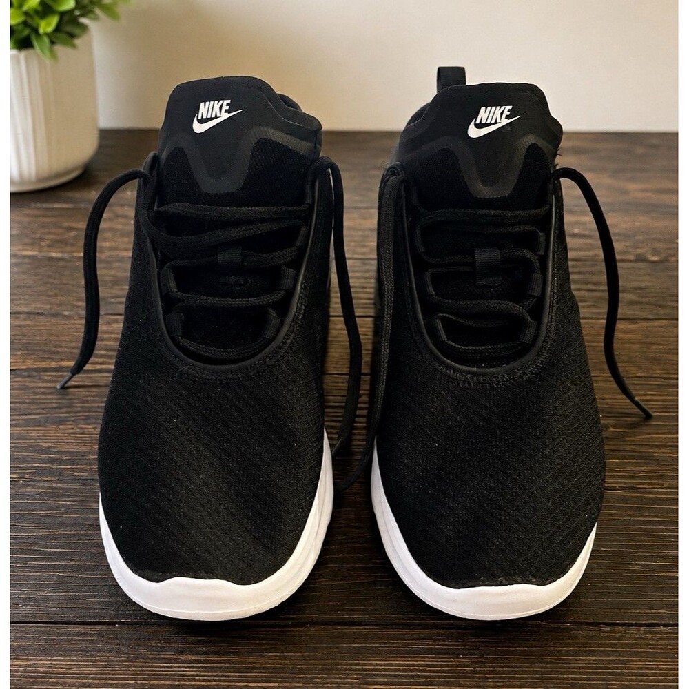 Women’s Nike Air Max Motion 2 Low Top Lace-Up Mesh Sneakers Black/White